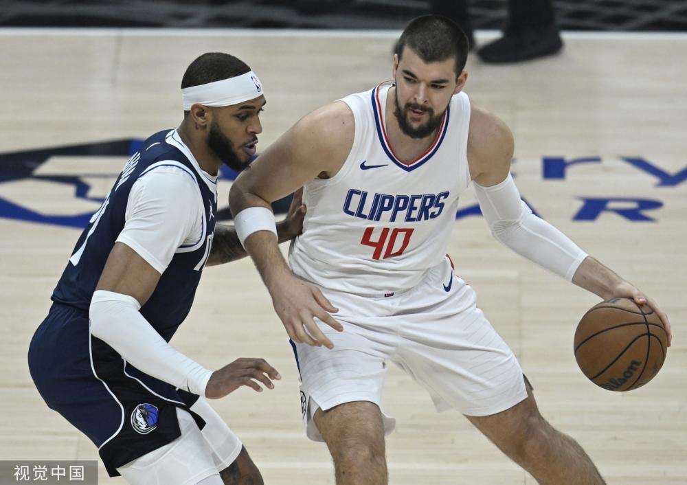 她几乎在每 她几乎在每