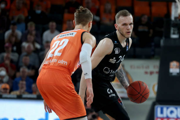 但最终凭借 但最终凭借